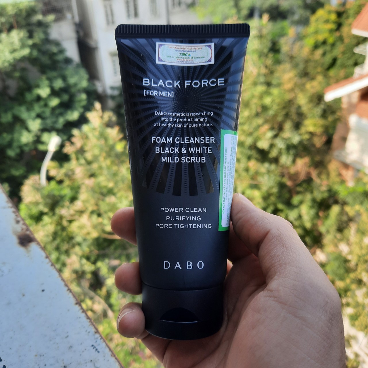 Sữa Rửa Mặt Than Dành Cho Nam Dabo Black Force (120ml)