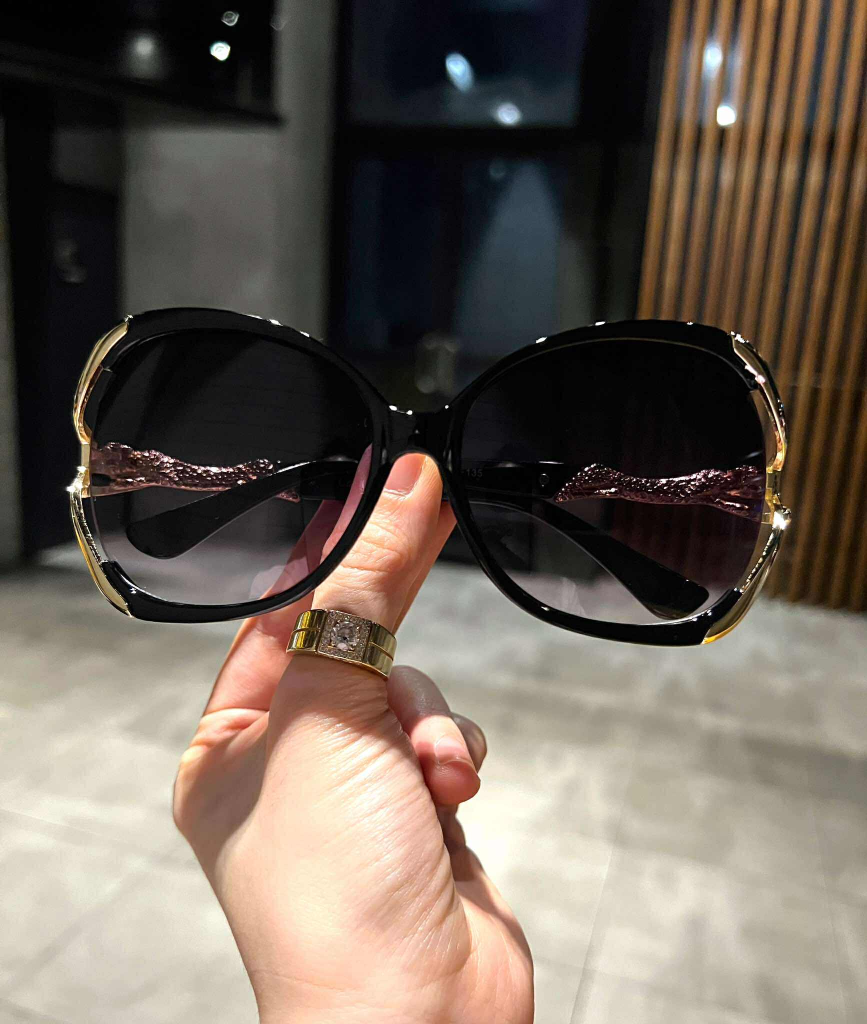 Kính mát thời trang đi đường chống nắng cao cấp cho nữ + Tặng phụ kiện hộp đựng], khăn lau