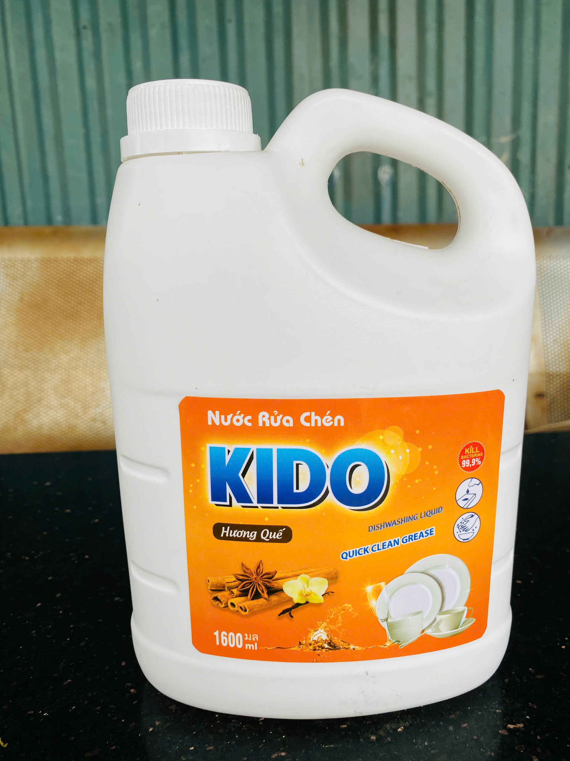 Nước Rửa Chén KIDO Hương Quế 1,6 Lít - Sạch Bóng Chén Đĩa, Thơm Mát Hương Quế Tự Nhiên