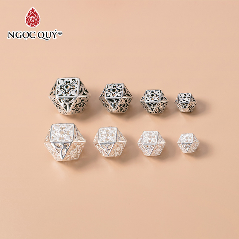 Charm bạc trắng xỏ ngang nhiều cạnh - Ngọc Quý Gemstones