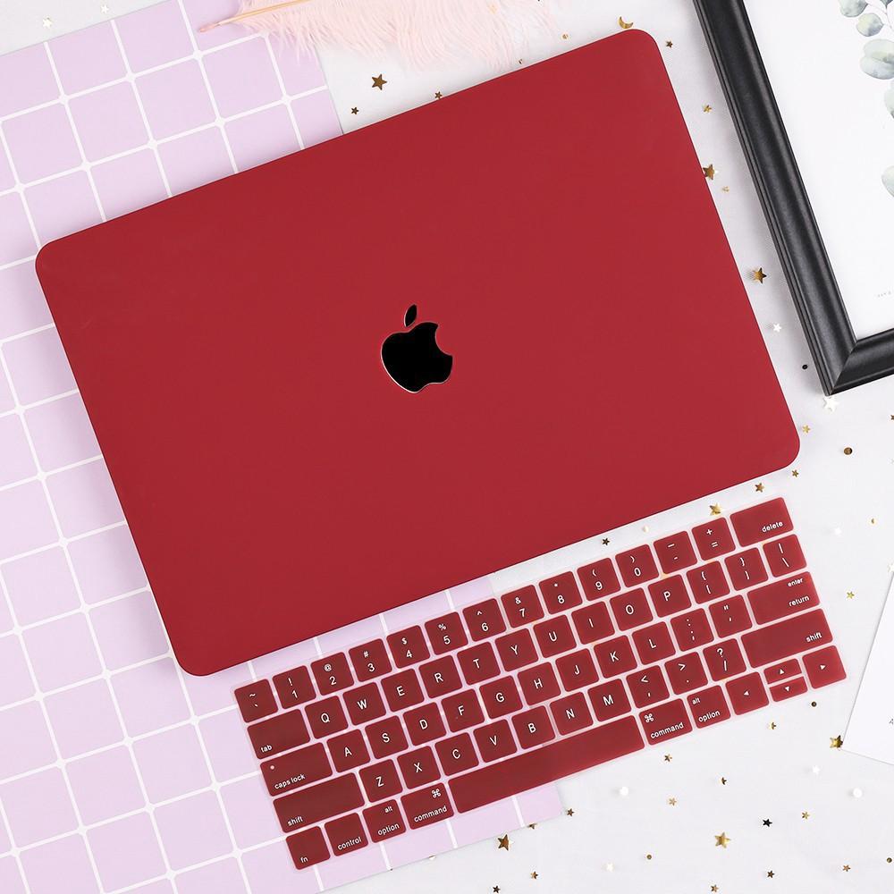 Combo ốp +phủ phím Macbook đỏ đô (Tặng kèm nút chống bụi và bộ chống gãy sạc)