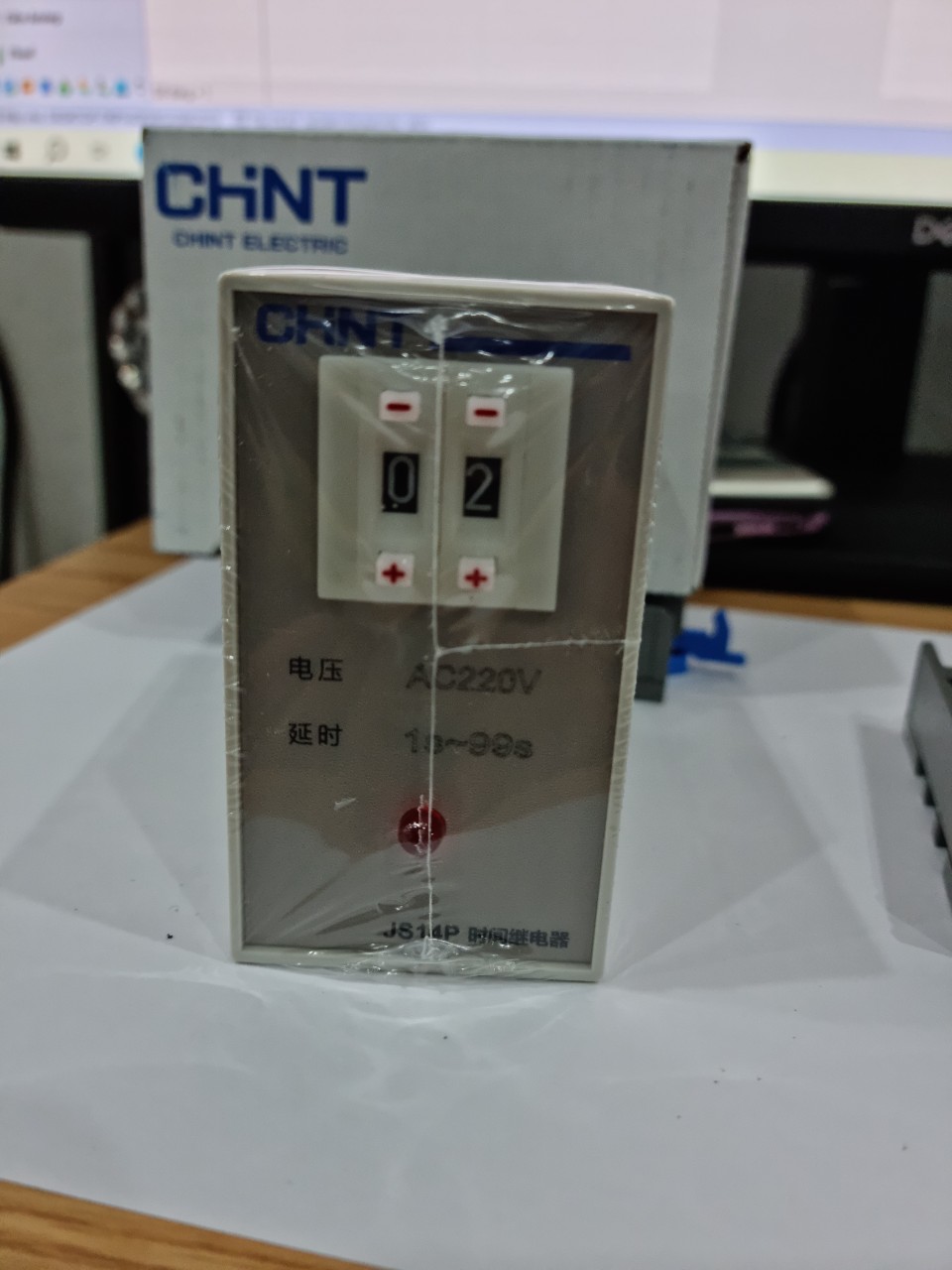 RƠ LE THỜI GIAN CHINT JS14P (1s-99s) điện áp 220V, 380V