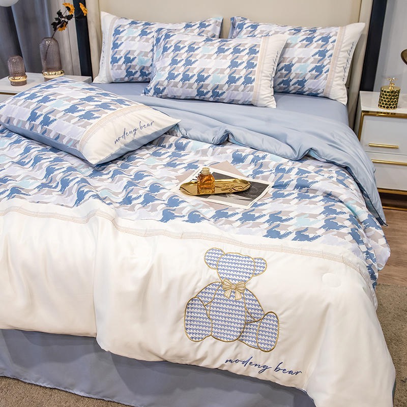 Bộ chăn chần ga gối phi lụa Gấu RM Lidaco màu nhẹ nhàng decor phòng ngủ xinh xắn