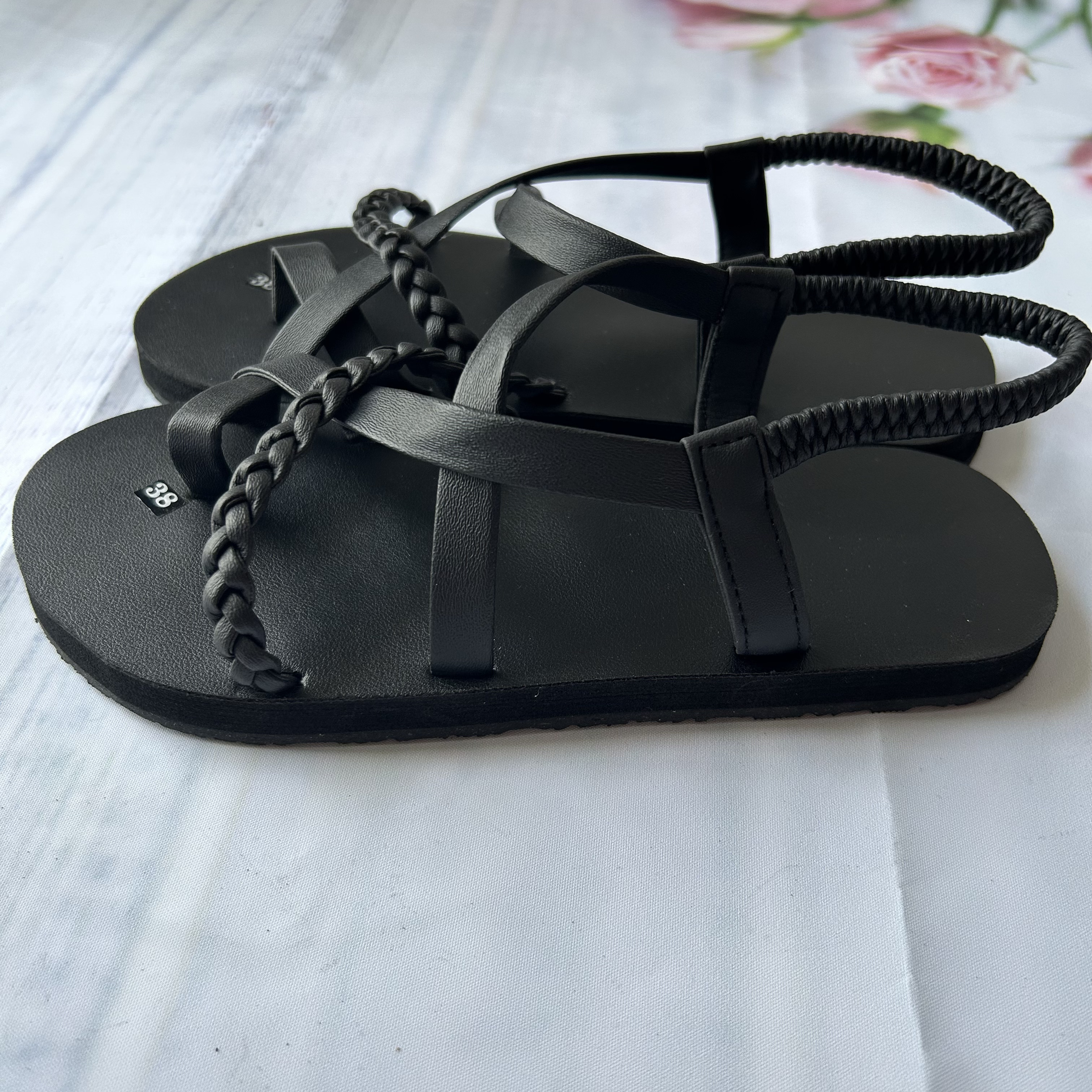 Dép sandal Nữ quai da mềm Đế bệt Cao Su ôm chân LYNA Sandal mã SD45