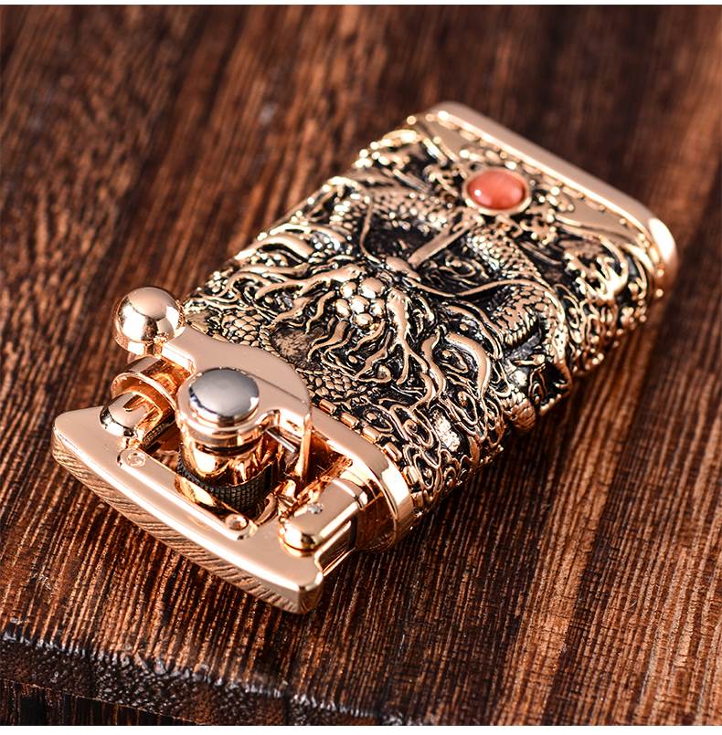 Vỏ Hột Quẹt Bật Lửa Xăng Đá Chief CF018-50 Khắc Hoa Văn Họa Tiết 3D Nổi, Đánh Đá Nhân Tạo Cao Cấp Đẹp Độc Lạ ( Màu Ngẫu Nhiên)