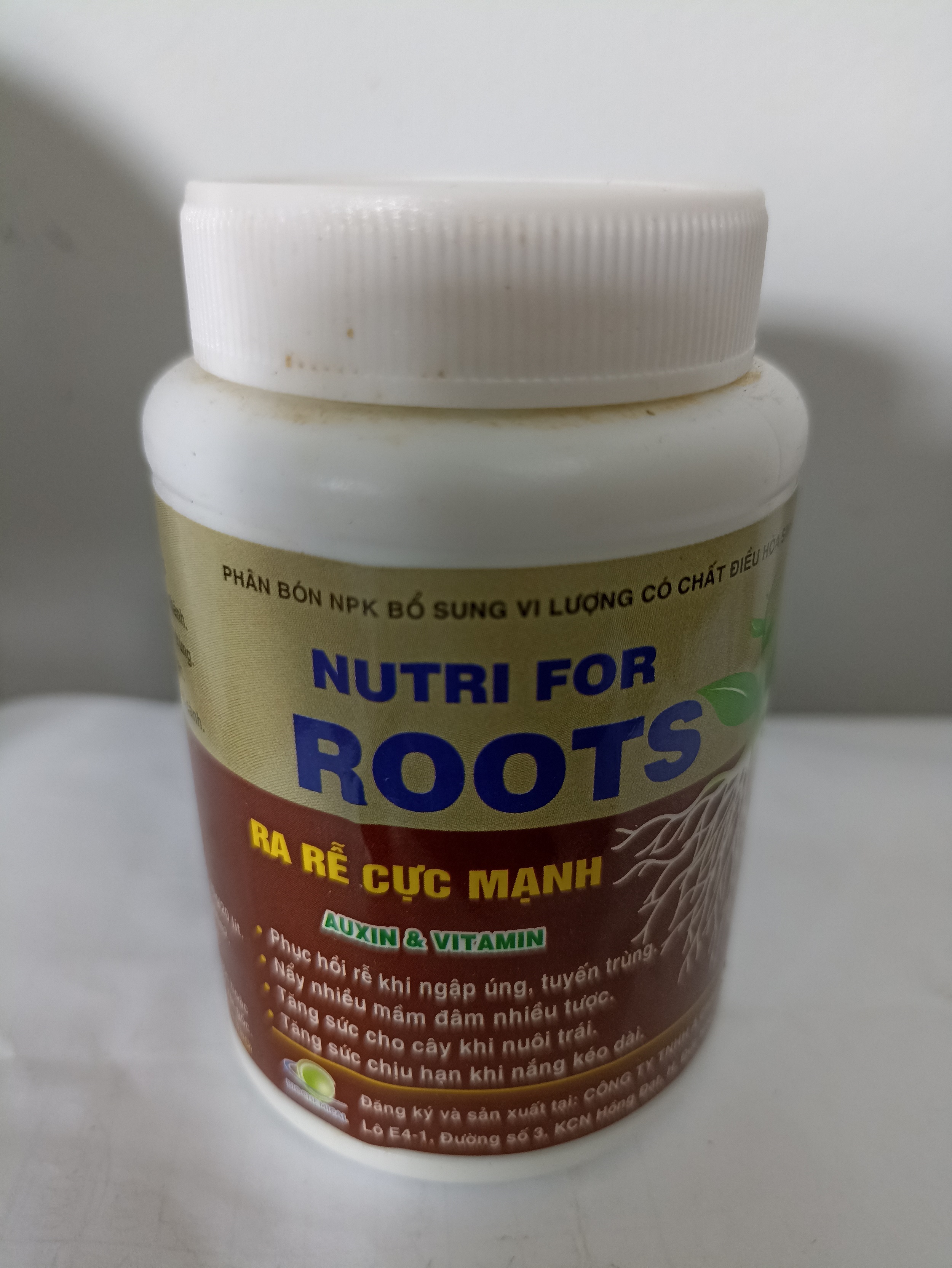 Phân bón vi lượng NUTRI FOR ROOTS ra rễ cực mạnh - chai 100 gram