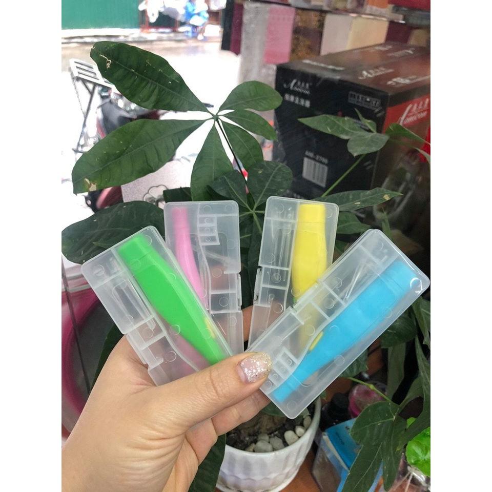 Dụng cụ lấy ráy tai có đèn