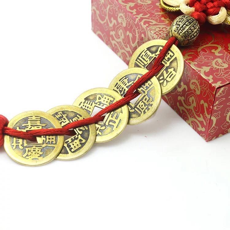 Đồng Tiền Xu Chiêu Tài Thu Hút Lộc Dây Đỏ