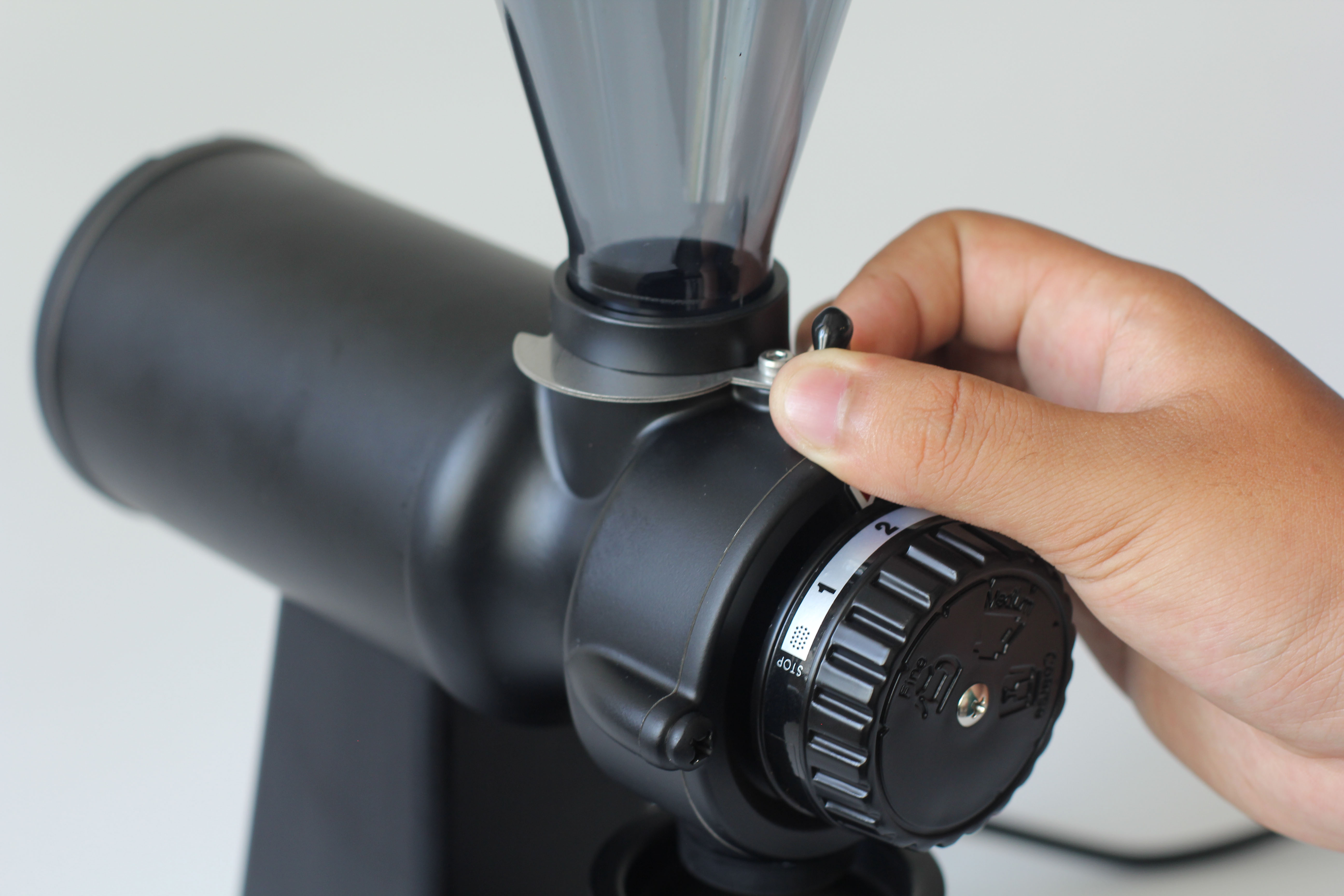MÁY XAY CÀ PHÊ AKIRAKOKI COFFEE GRINDER SUPER M-520A Black - Lưỡi thép được nhập từ Italy