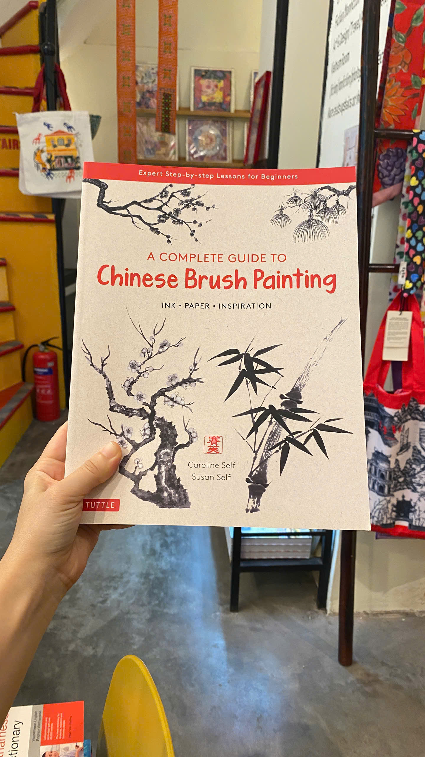 Sách - A Complete Guide to Chinese Brush Painting | Art & Design / Ngoại văn Nhập khẩu / Dạy vẽ
