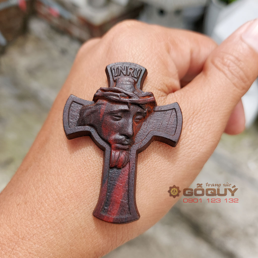 Mặt dây chuyền thánh giá INRI gỗ trắc