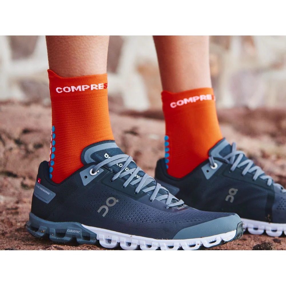 Vớ chạy bộ Compressport Pro Racing Socks V4.0 – Run High - Màu cam