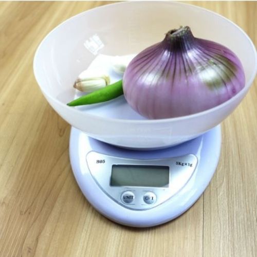 Cân điện tử mini nhà bếp 5kg CÓ Khay đựng Tặng Kèm Pin. Cân chia thực phẩm nhà bếp tiện lợi, làm bánh cân điện tử sẽ cân được trọng lượng của các nhiên liệu.