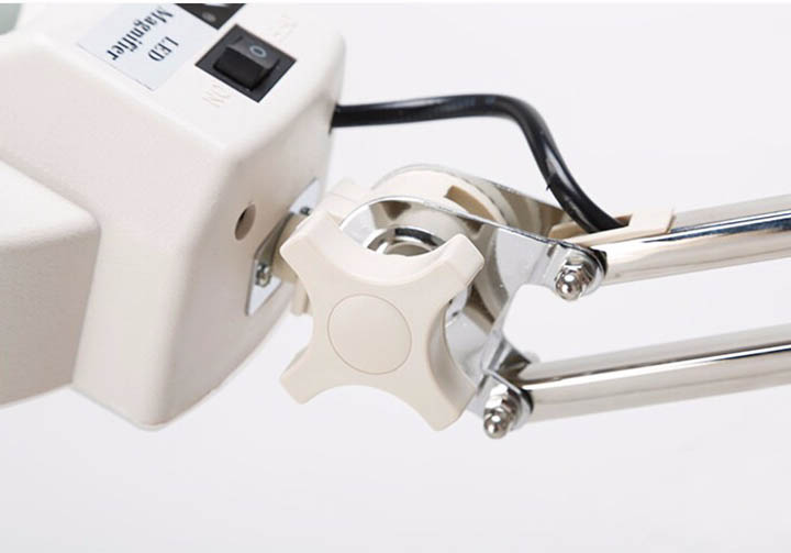 Kính lúp kẹp bàn có đèn LT-86A 10x
