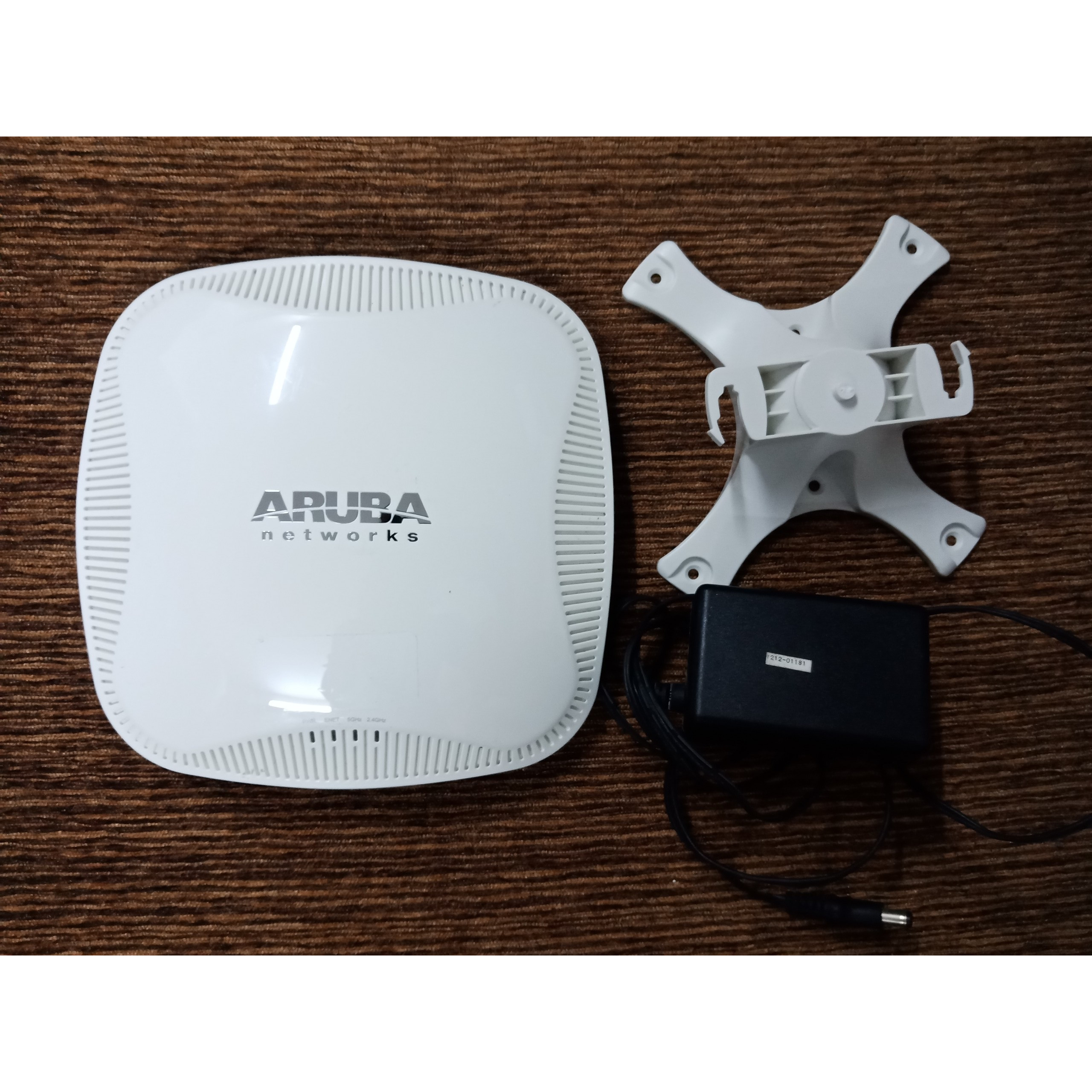 Bộ phát sóng wifi chuyên dụng Aruba AP-115 RW (Used) mới 99%- Hàng chính hãng - Phát wifi trên 2 băng tần là 2,4Ghz và 5Ghz - Sử dụng công nghệ MACSec để chống trộm wifi và chặn repeater