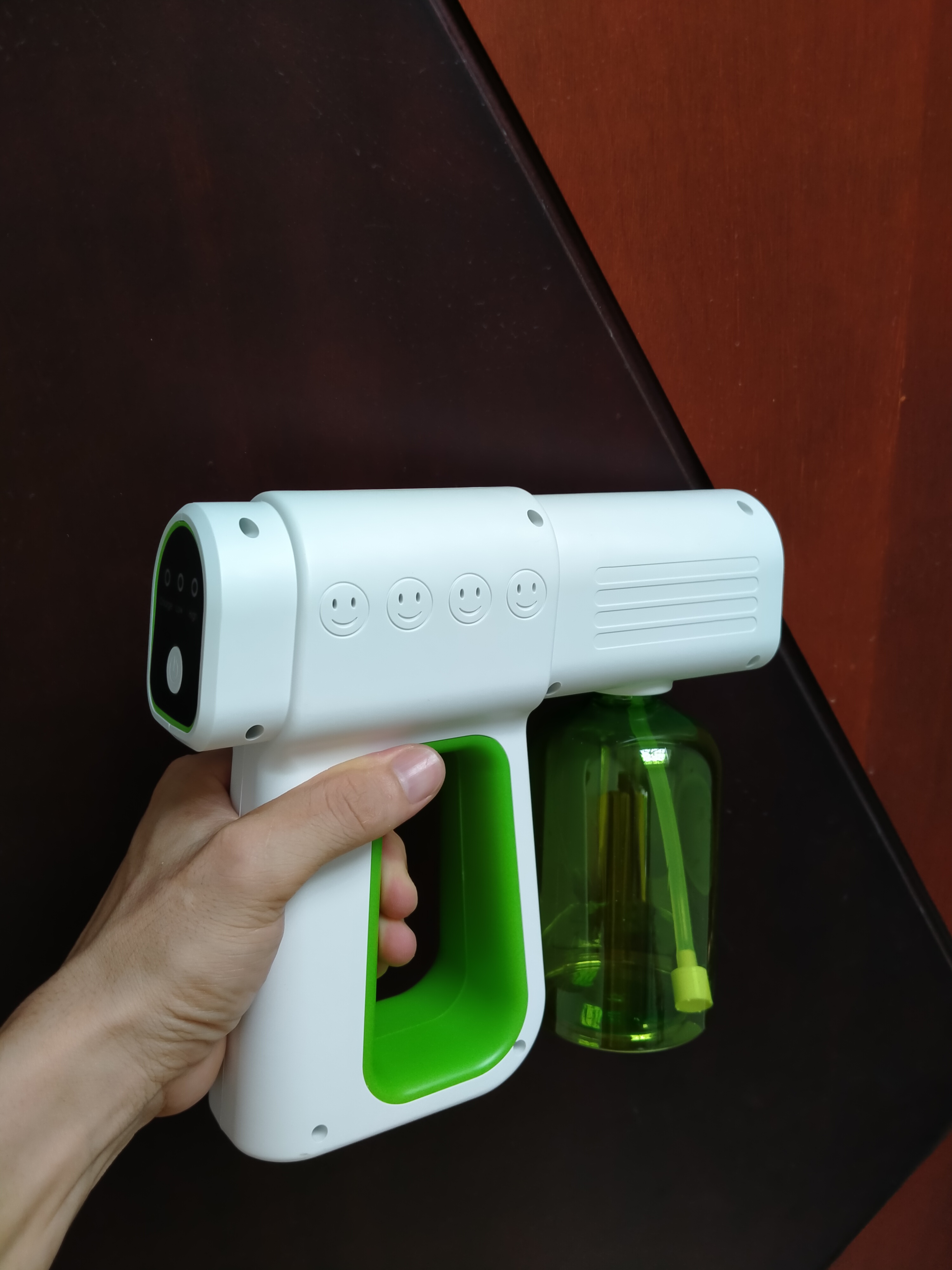 Máy khử khuẩn uv kết hợp dugn dịch sát trùng nano