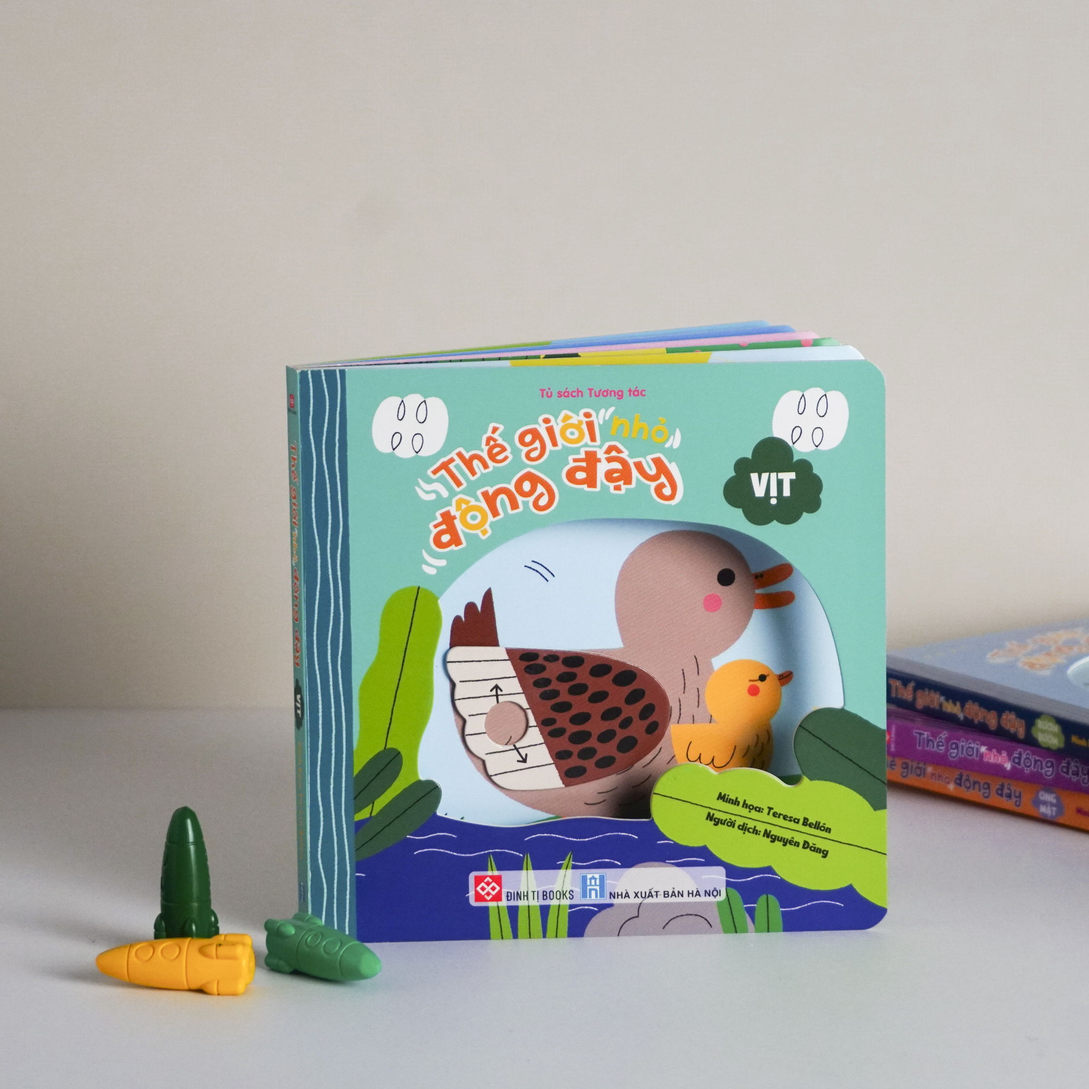 Thế Giới Nhỏ Động Đậy - ảnh 2