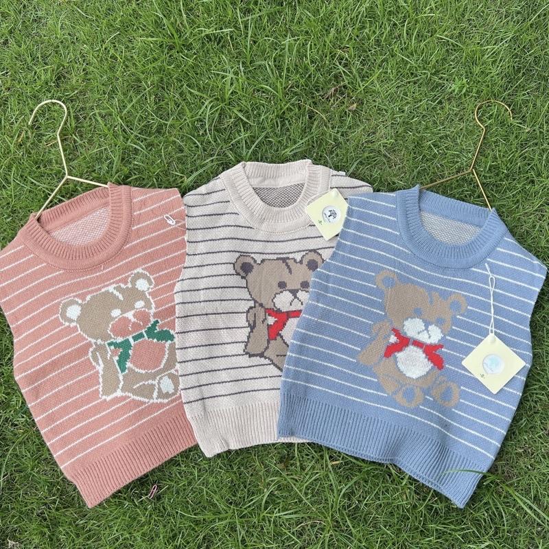 Áo gile len bé gái chất liệu len mềm mịn, hoạ tiết dễ thương bé nào cũng thích