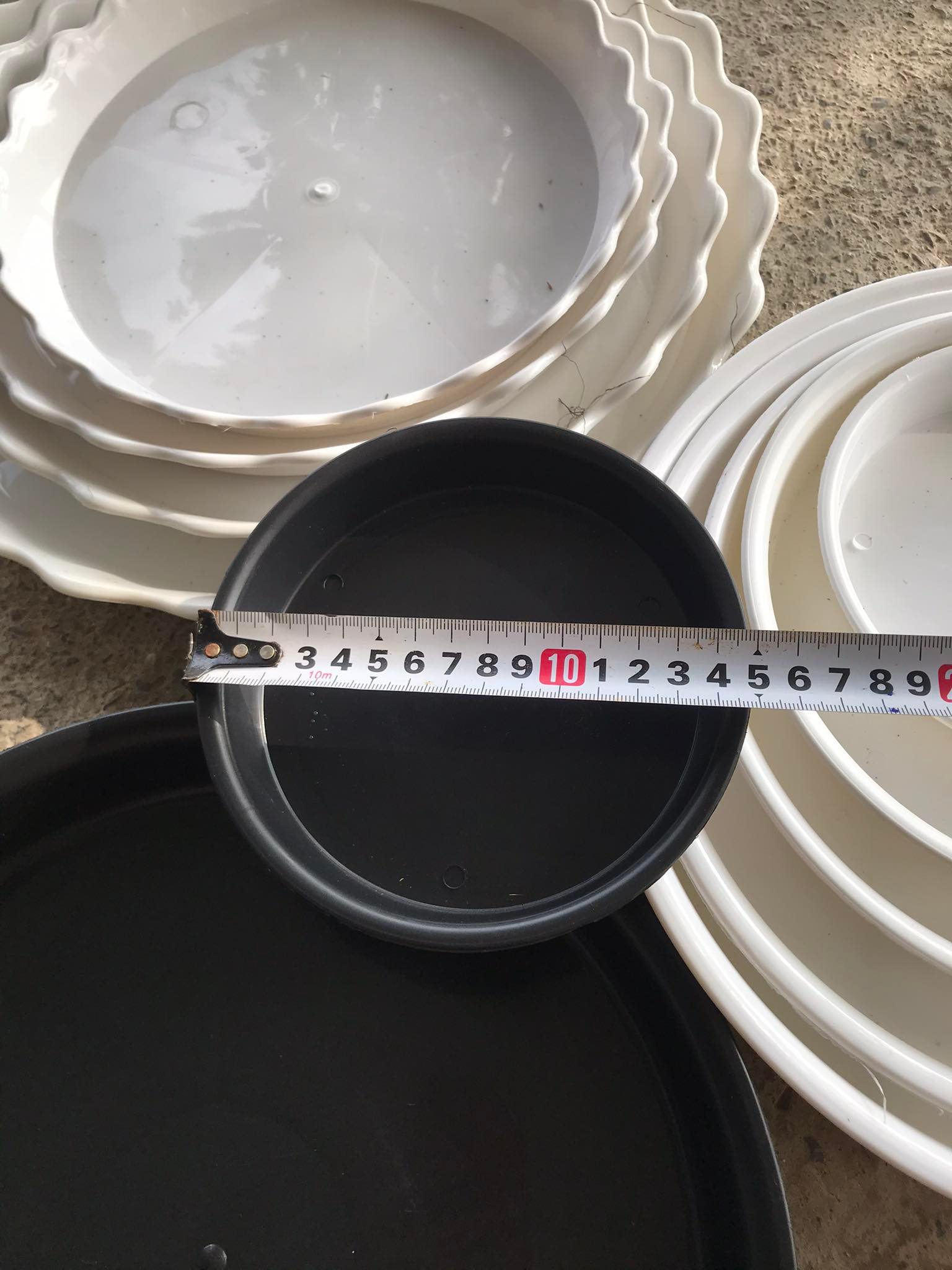 Đĩa lót chậu bằng nhựa size từ 10-35cm - MÀU ĐEN