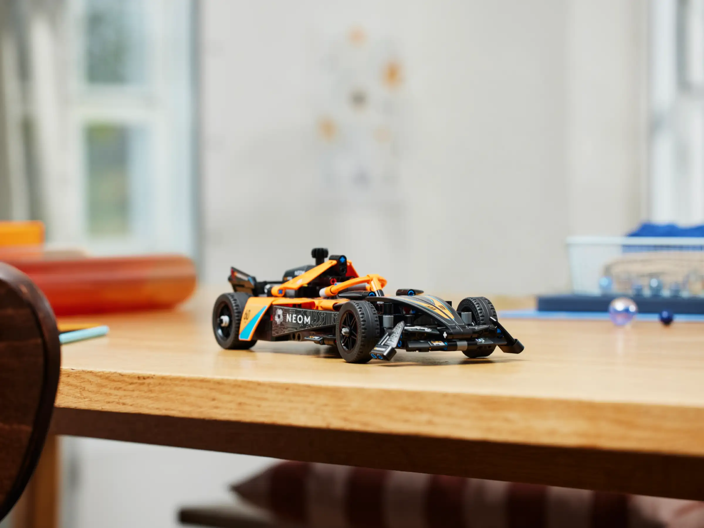 Đồ Chơi Lắp Ráp Xe Đua Thể Thao Neom Mclaren E - Neom Mclaren Formule E Race Car - Lego Technic 42169 (452 Mảnh Ghép)