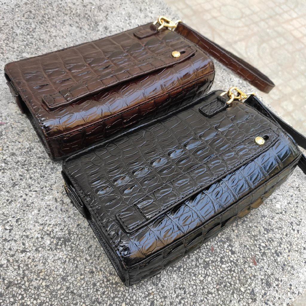 Clutch cầm tay gai lưng cá sấu rất đẹp