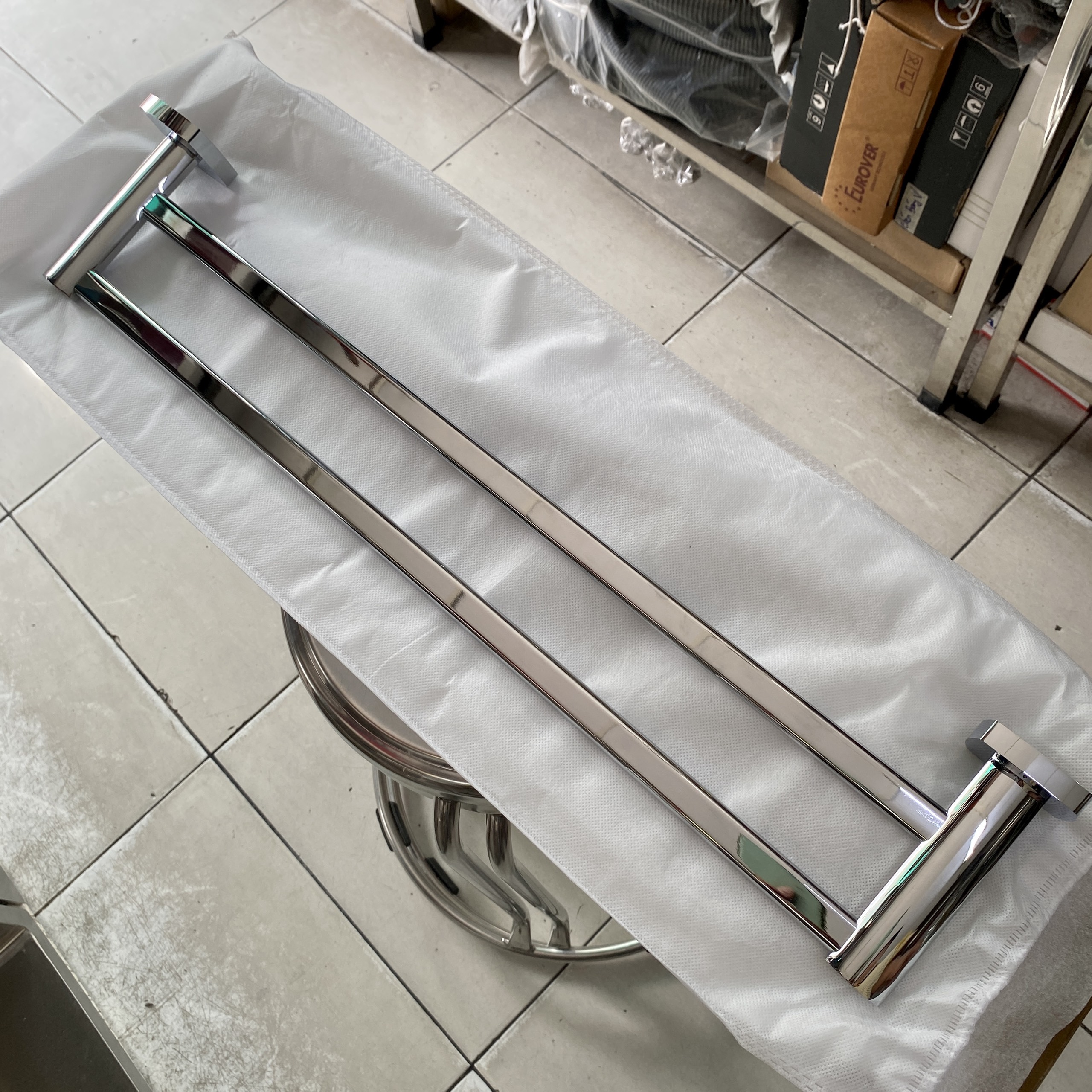 Máng khăn đôi nhà tắm inox 304 đúc đặc đánh bóng thủ công cực đẹp và sáng bóng hàng cao cấp chính hãng