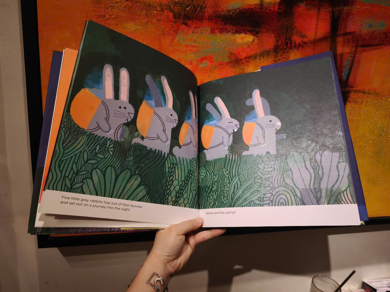 Sách - Full Moon by Camilla Pintonato - Picture Books / Childrens in English