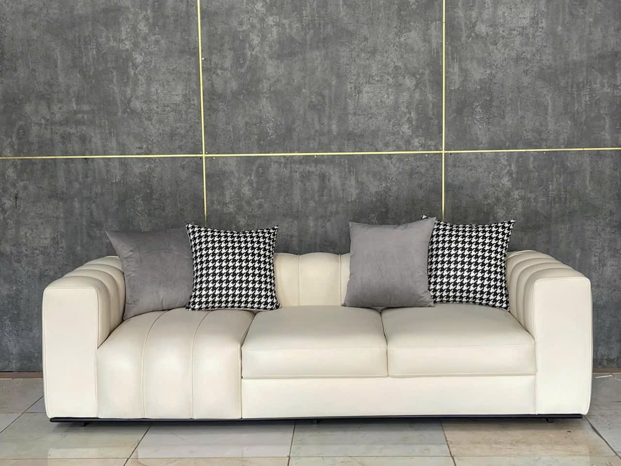 Sofa băng da Juno Sofa kích thước 2m Uptrend tặng kèm 4 gối