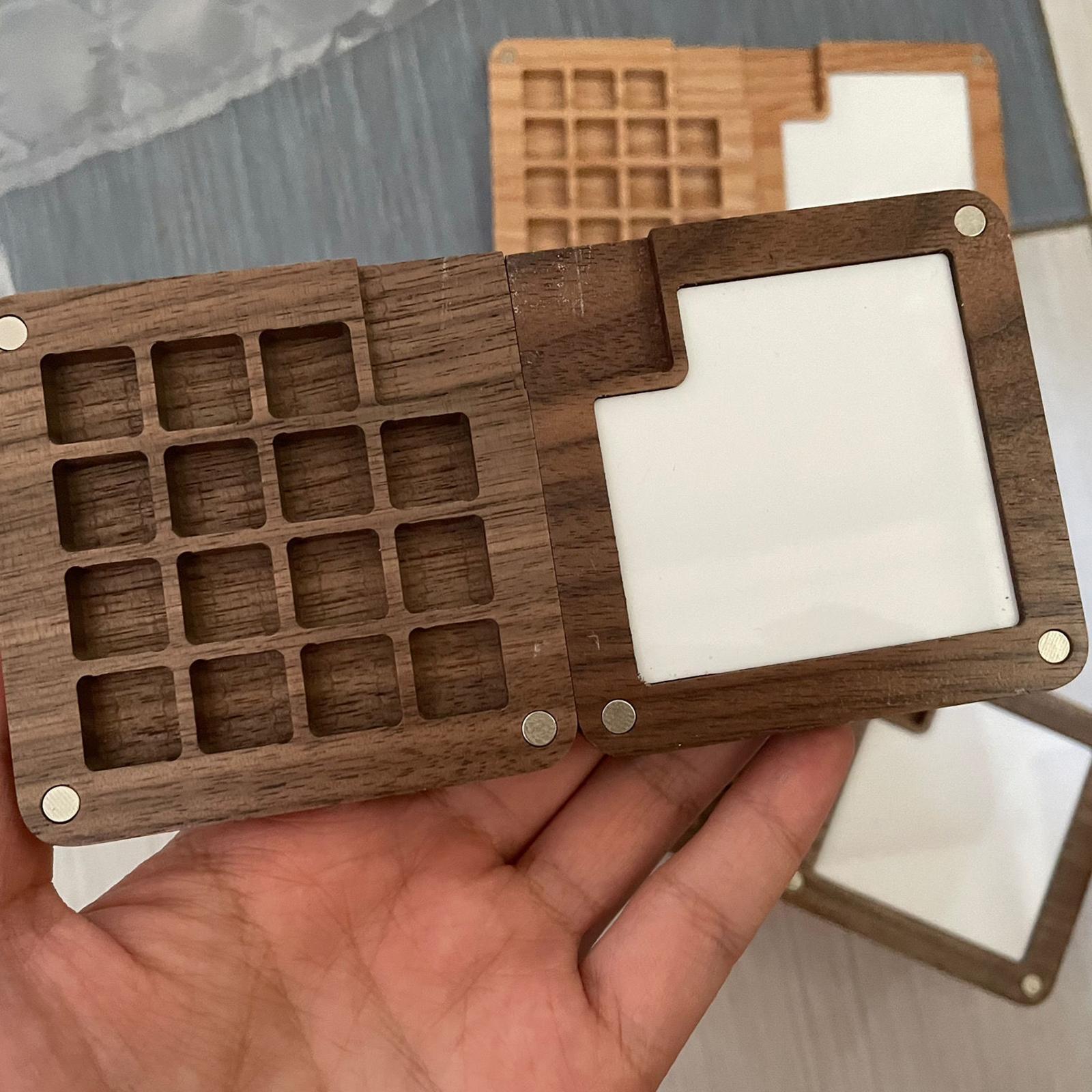 Empty paint  Walnut 15 Grids