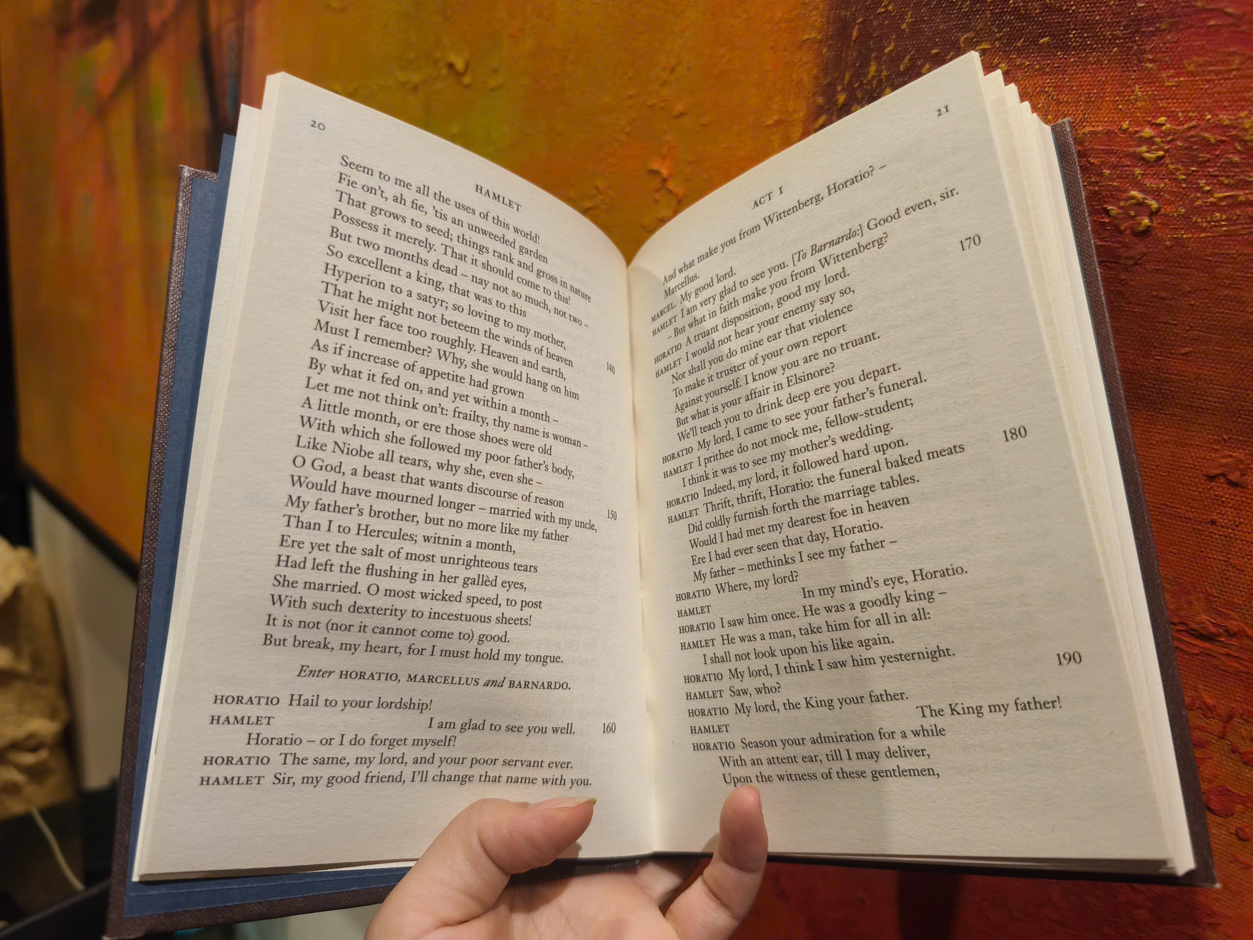 Sách - Hamlet by William Shakespeare - Classics/ Plays /Fiction