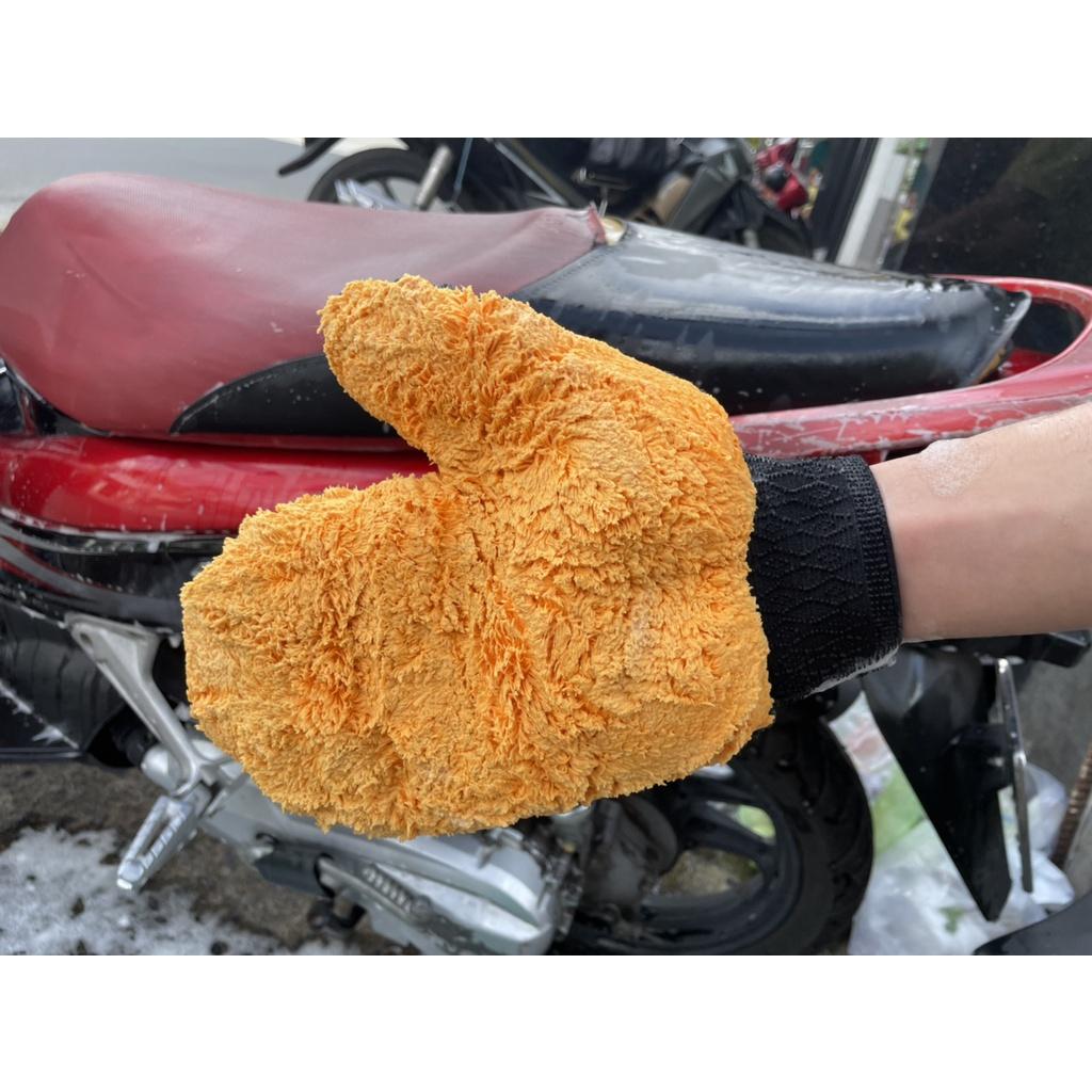 Găng Tay Rửa Xe Microfiber Xỏ Ngón Chuyên Dụng