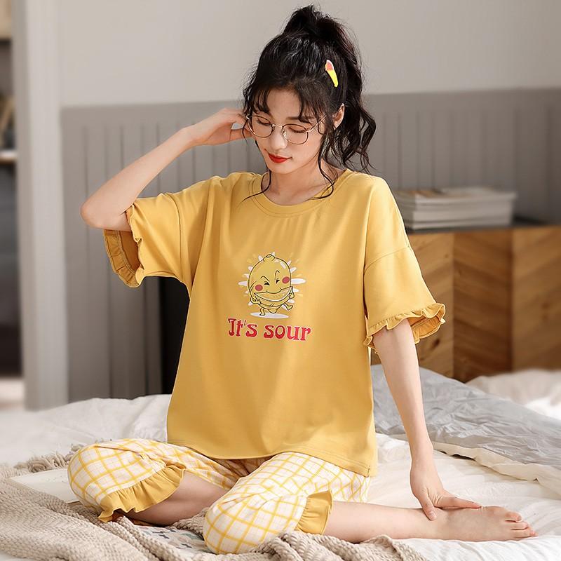 Đồ Bộ Pijama lửng tông đỏ nổi bật, phù hợp với các cô nàng cá tính mạnh mẽ, vải cotton 100% thoáng mát, thấm mồ hôi