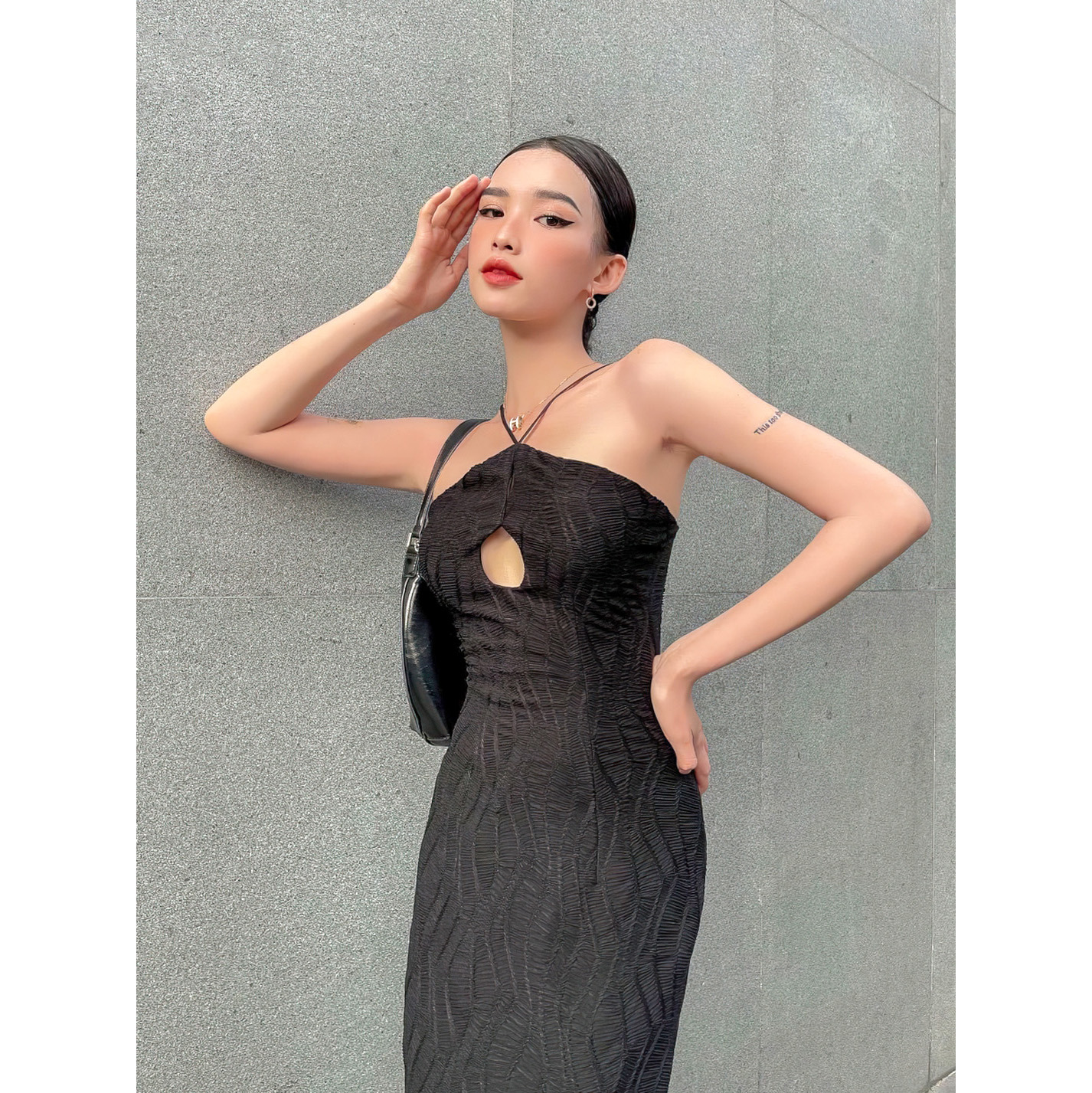 Đầm cổ yếm MINA thiết kế ôm body chất liệu ren gợn sóng quyến rũ - MN226
