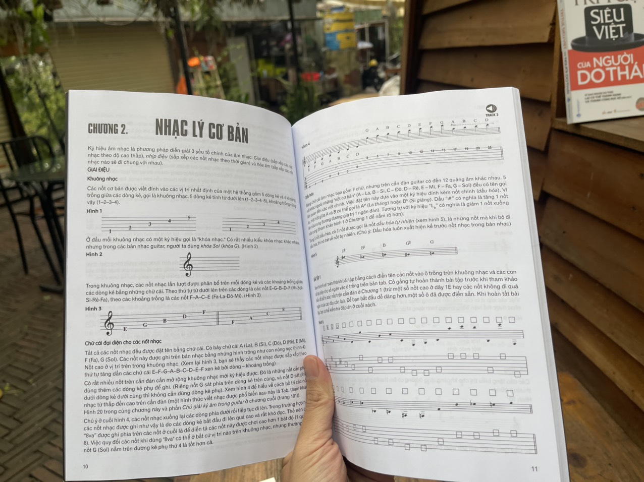 PHƯƠNG PHÁP CHƠI GUITAR – Tom Kolb – Lê Vũ dịch – Văn Lang – NXB Hồng Đức