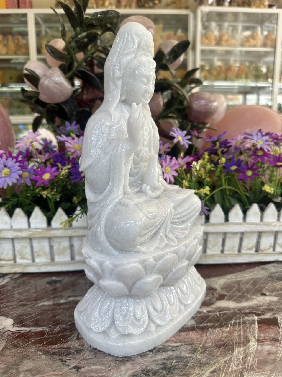 Tượng Phật Bà Quan Thế Âm Bồ Tát ngồi đài sen đá trắng - Cao 30 cm