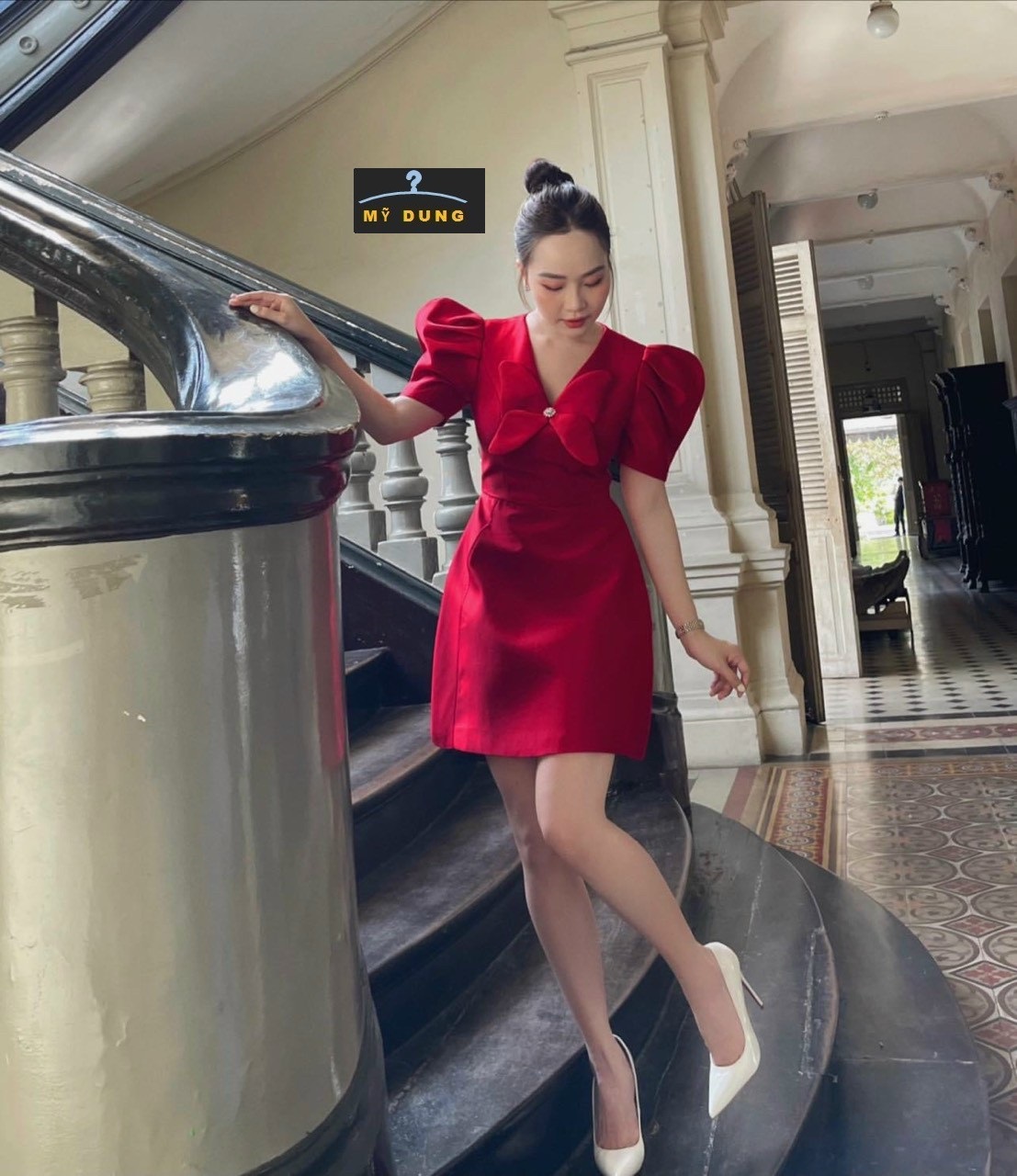 ĐẦM XOÈ CỔ V ĐÍNH NƠ-TAY PHỒNG- NHẸ NHÀNG- STYE TIỂU THƯ NGỌT NGÀO