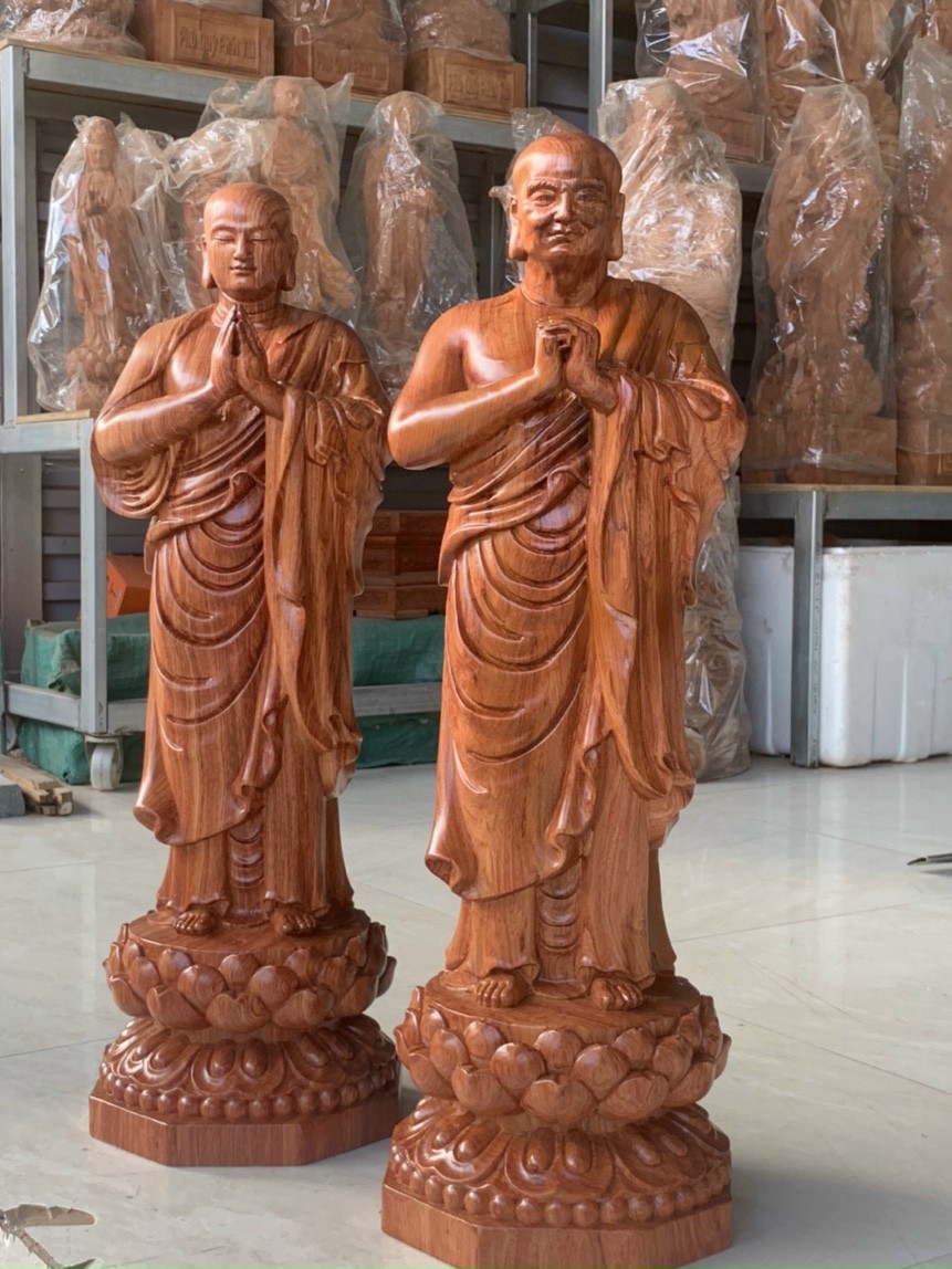 Tượng phật a nan ca diếp bằng gỗ hương đá liền khối kt cao 50×16×15cm