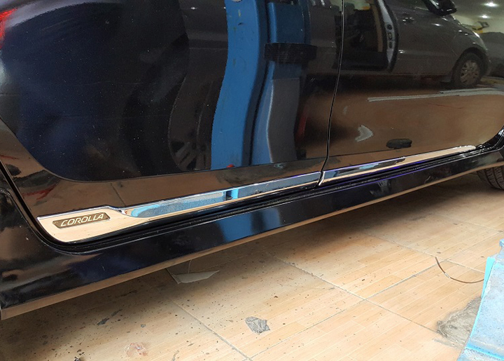 Bộ ốp sườn, nẹp sườn dành cho xe Toyota Corolla Altis 2014-2019 nhựa ABS mạ Crom cao cấp