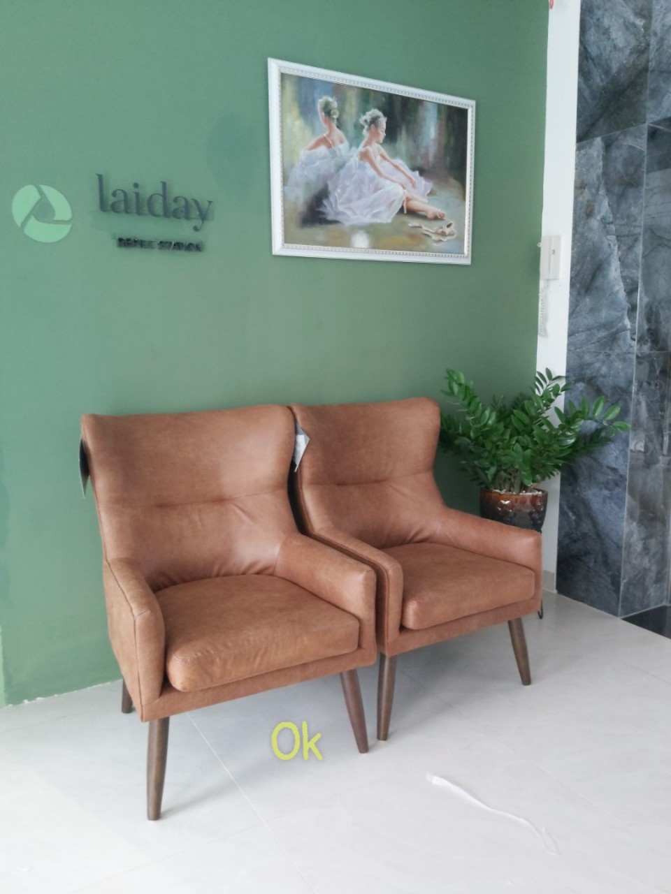 Ghế bành màu da bò Signature Design A3000276