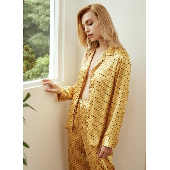Bộ Pijama lụa cao cấp Quảng Châu nhiều màu lựa chọn, chất vải lì mướt tay, mặc nhẹ tênh, cảm giác mát lạnh, size M,L,XL. Hàng bao đẹp.