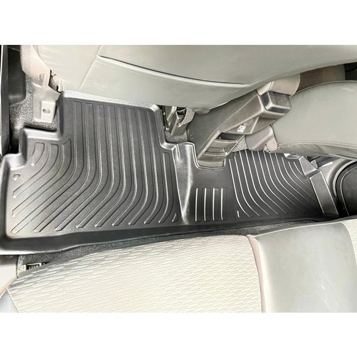Thảm lót sàn cho xe Suzuki XL7 hàng loại 2, chất liệu TPE nhãn hiệu Macsim
