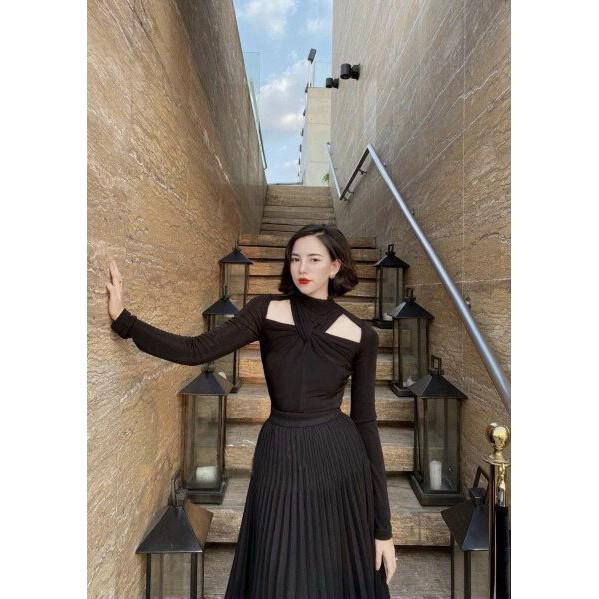 ÁO PULL XOẮN NGỰC CUT OUT DOOR