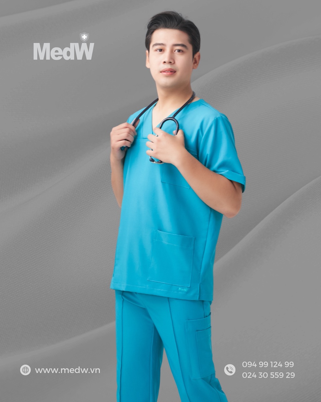 MedW Zeus Scrubs Y Tế (Nam) TEAL Xanh Ngọc Bộ Trang Phục Y Tế Bác Sĩ Điều Dưỡng Thẩm Mỹ Viện Spa Phòng Khám Bệnh Viện Thiết Kế Cách Tân Trang Trọng Không Bám Dính Không Nhăn Mềm Êm Xếp Ly Giữ Dáng Nổi Bật Quay Video Hình Ảnh