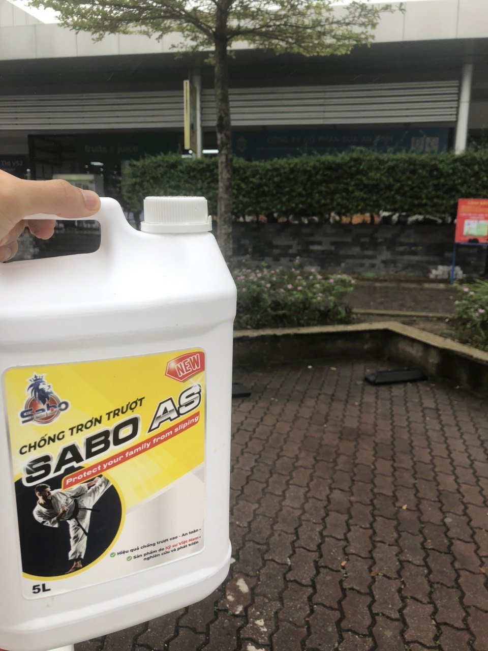 [New] Dung Dịch Chống Trơn Trượt Sàn Gạch Men Sabo AS ( Can 5 Lít ), Chống Trượt cho 90-180 m2 sàn.