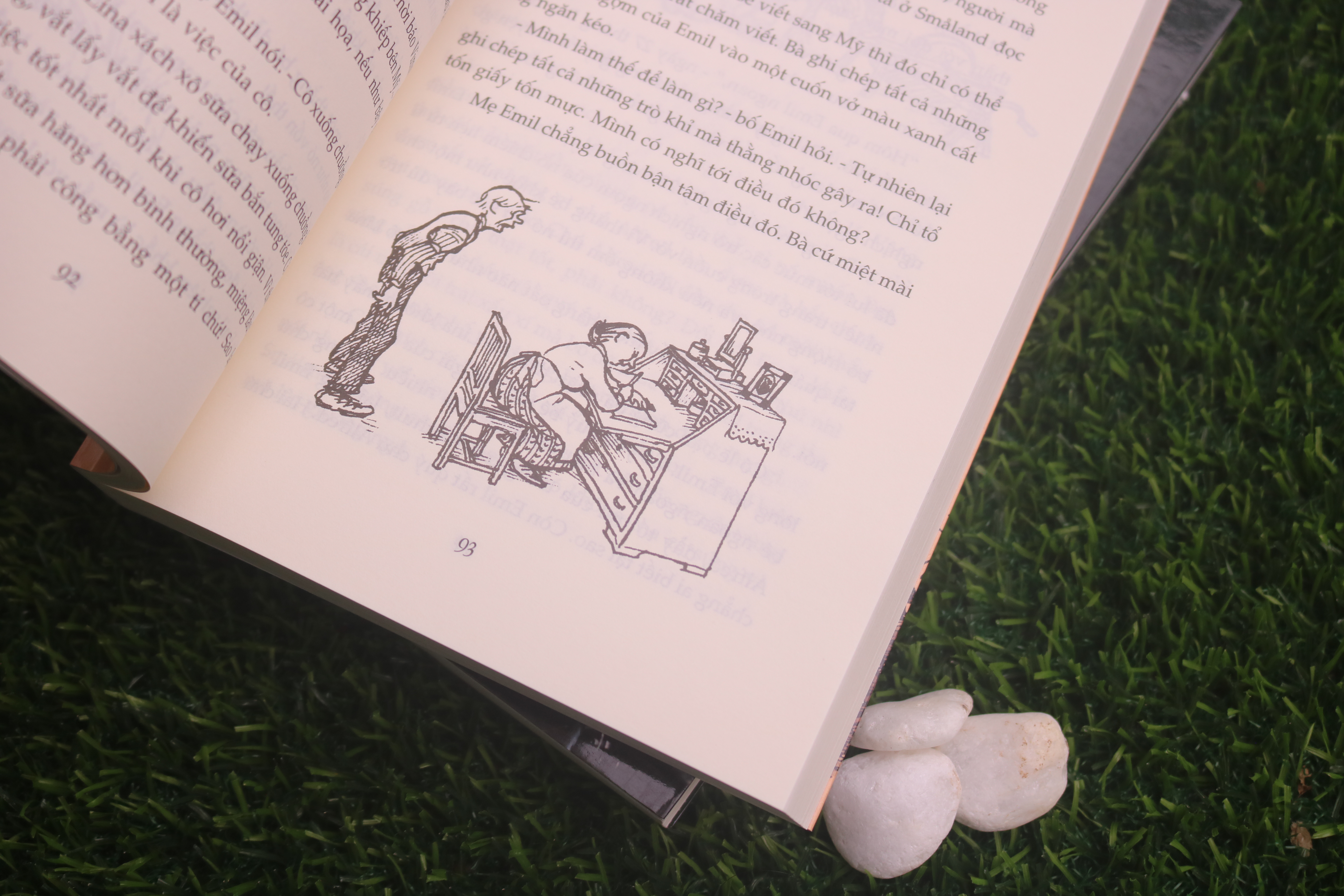 Sách: Chiến Binh Cầu Vồng-Lại Thằng Nhóc Emil