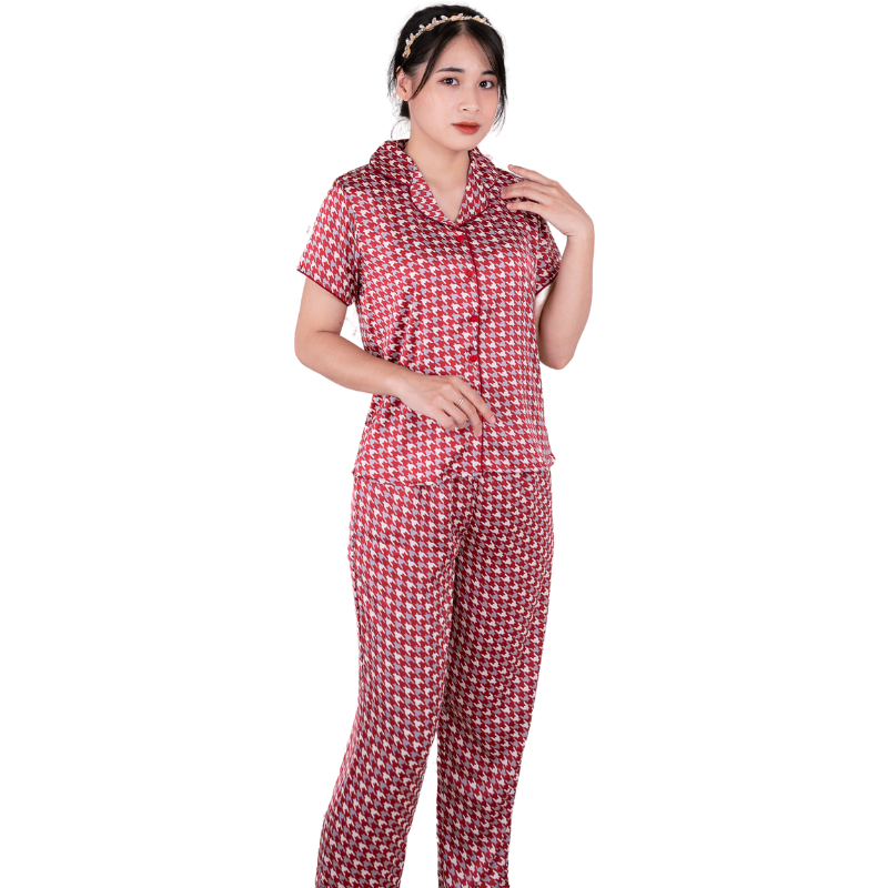 Bộ đồ Pyjama nữ, đồ mặc nhà lụa VILADY - B141 kiểu tay cộc quần dài họa tiết Ziczac chất liệu lụa Pháp (lụa latin) - Màu đỏ