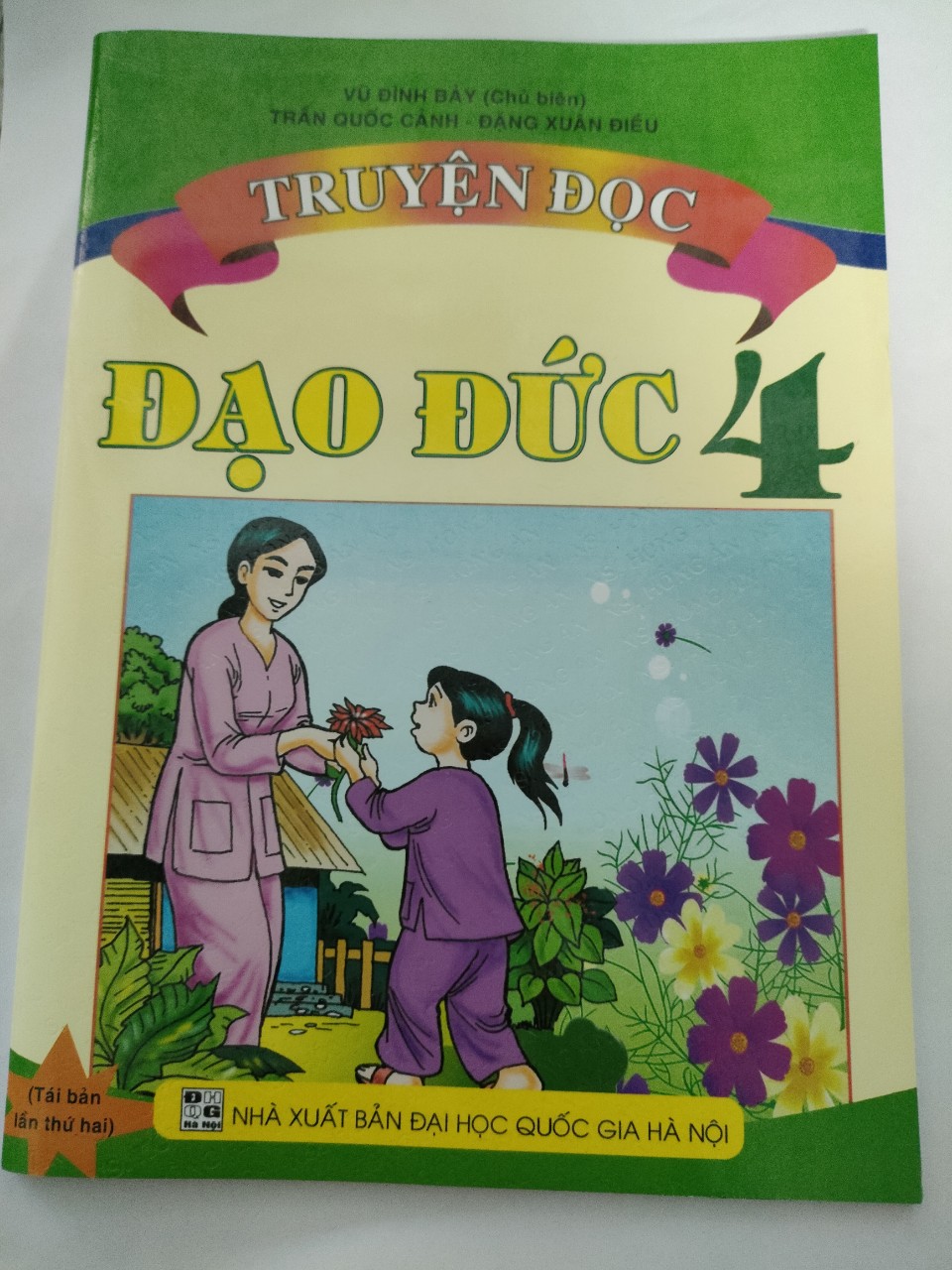 TRUYỆN ĐỌC ĐẠO ĐỨC 4 - THEO CHƯƠNG TRÌNH GIÁO DỤC PHỔ THÔNG MỚI( NHIỀU TÁC GIẢ )