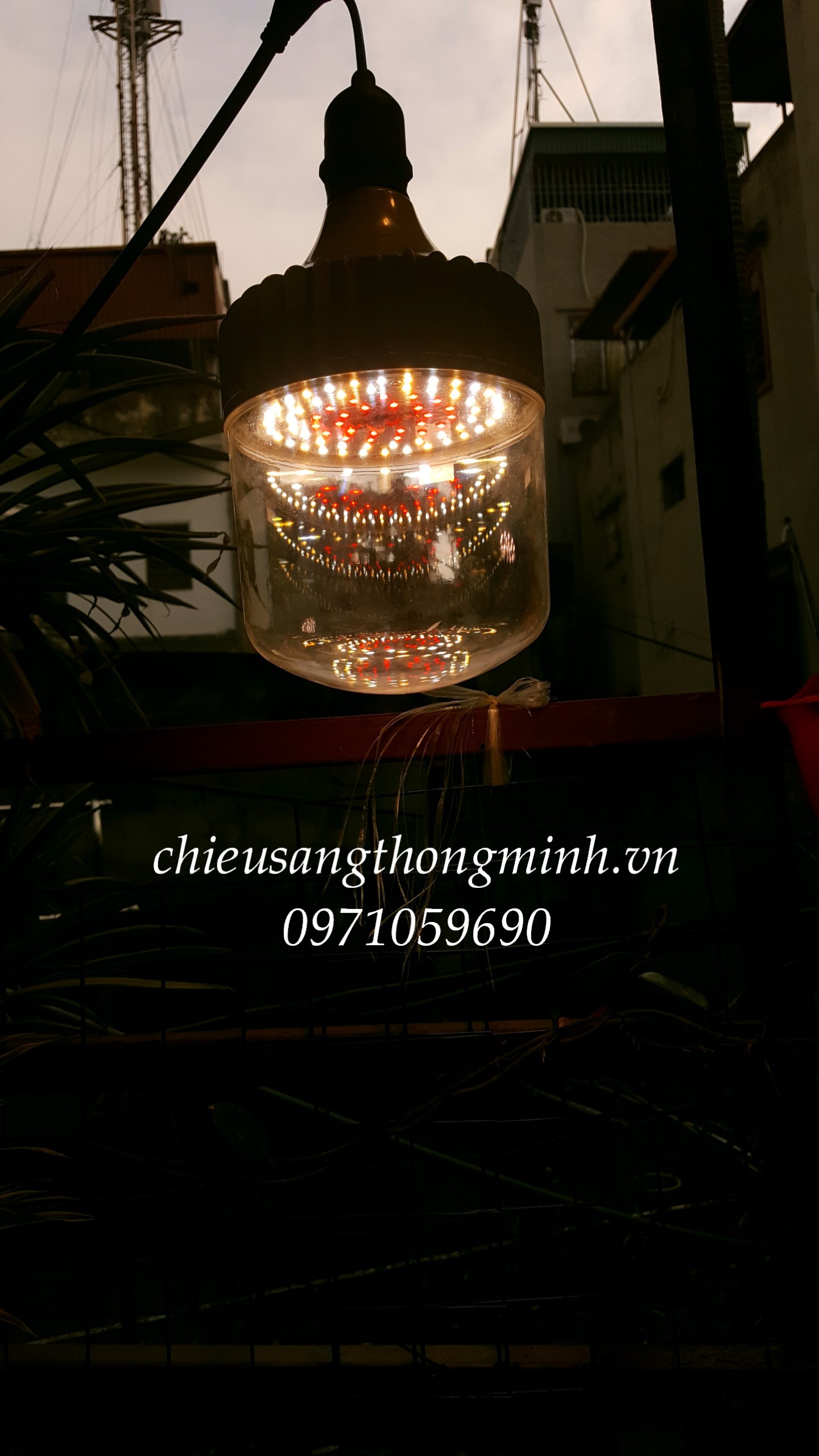 Đèn trồng cây, đèn quang hợp chính hãng Rạng Đông T135 WR 50W, đui E27, IP54, phổ ánh sáng bước sóng trắng đỏ phù hợp cho cây trong nhà, ban công