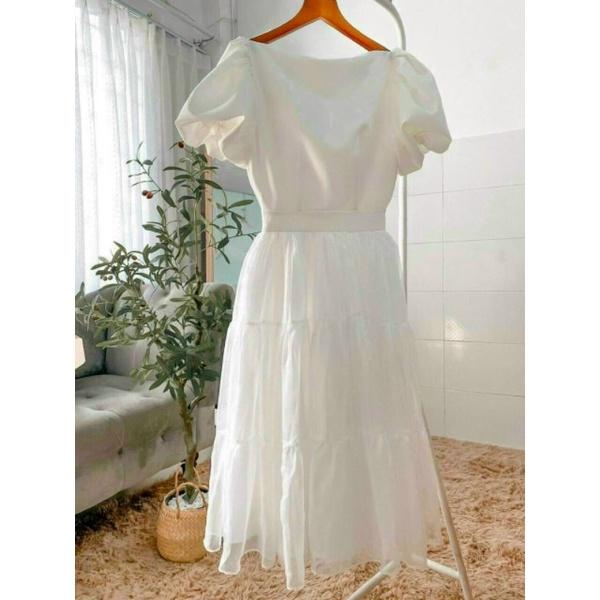 Đầm dự tiệc cổ thuyền tầng trắng