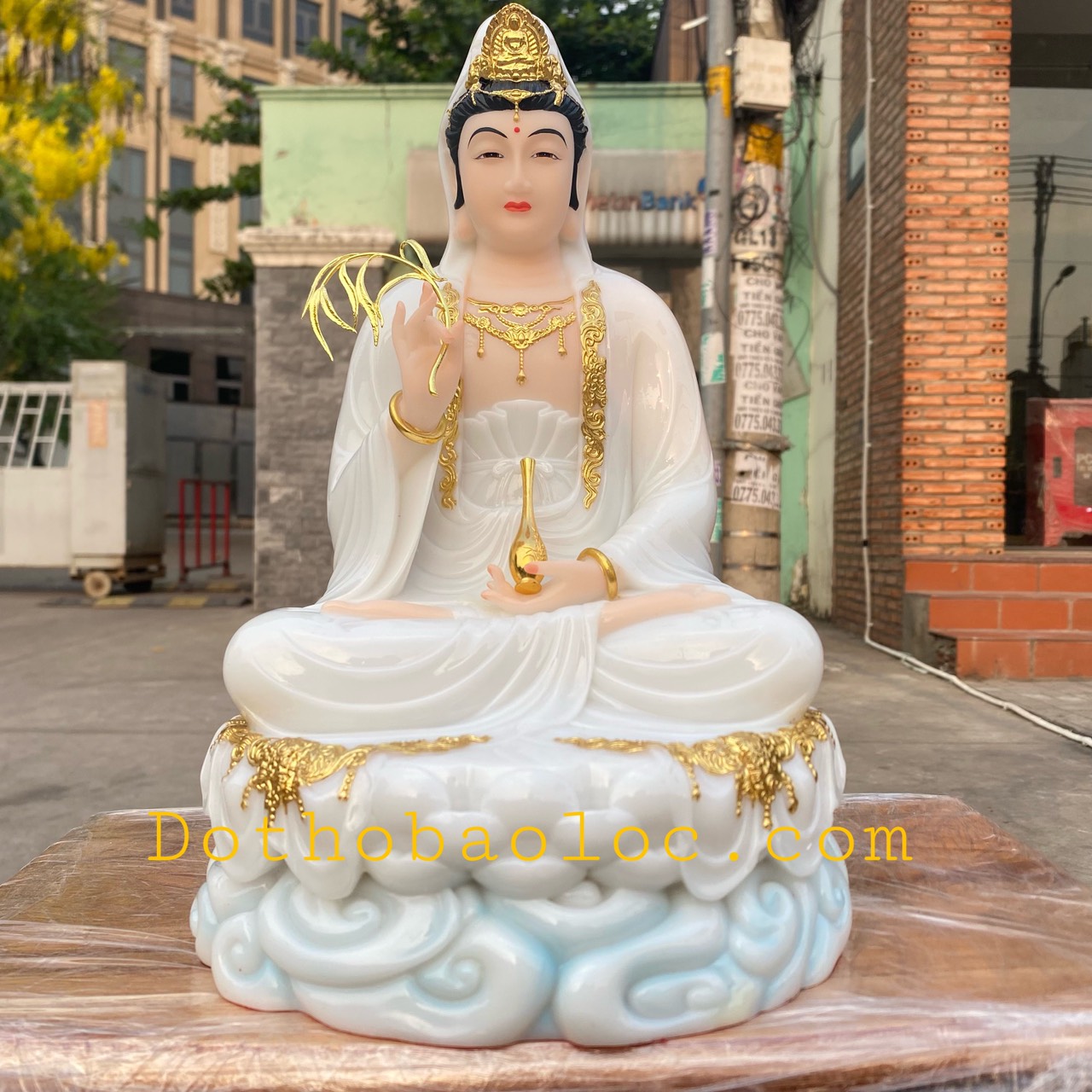 Tượng Quan Âm đá nhập khẩu cao cấp ngồi trên đài sen cao 30cm – Trắng